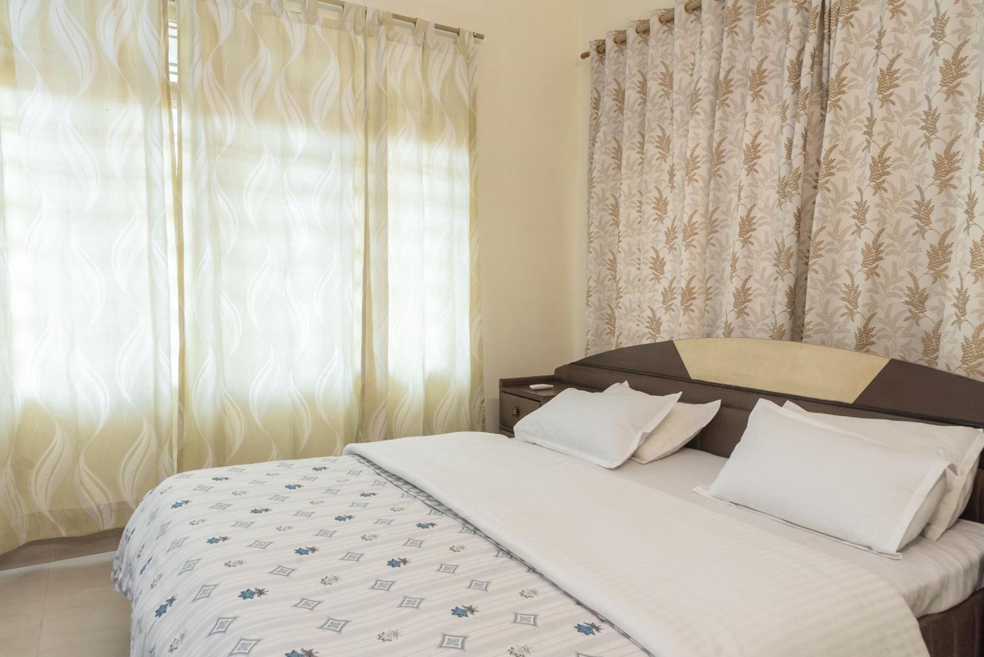 Bed and Breakfast The Urban Grandeur 1 Guwahati Exterior foto